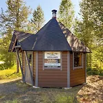 Kotokuusi 1 - Luonnon Keskellae, Sisaeltaeae Siivouksen Ja Wifin *