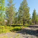 Kotokuusi 1 - Luonnon Keskellae, Sisaeltaeae Siivouksen Ja Wifin