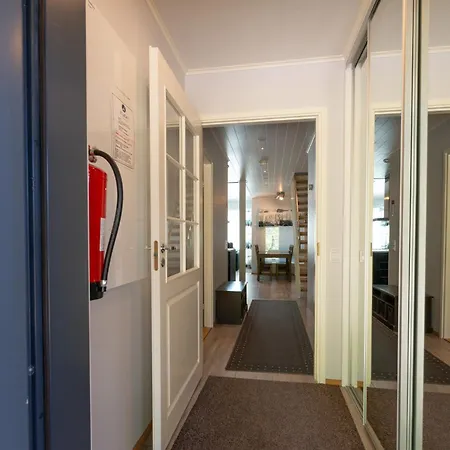 Kotokuusi 1 - Luonnon Keskellae, Sisaeltaeae Siivouksen Ja Wifin * Ruka