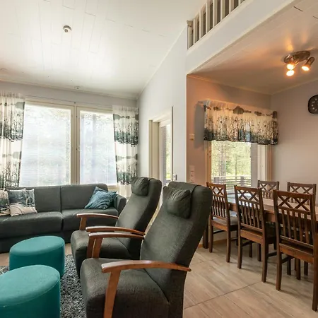 Kotokuusi 1 - Luonnon Keskellae, Sisaeltaeae Siivouksen Ja Wifin Ruka