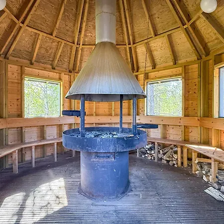 Kotokuusi 1 - Luonnon Keskellae, Sisaeltaeae Siivouksen Ja Wifin * Ruka