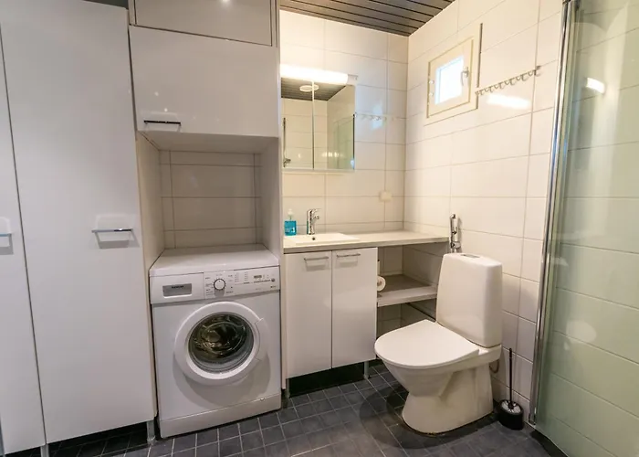 Kotokuusi 1 - Luonnon Keskellae, Sisaeltaeae Siivouksen Ja Wifin 鲁卡