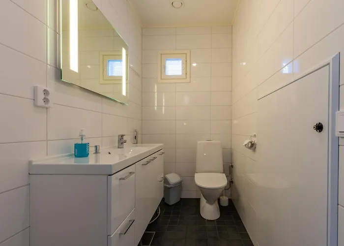 Kotokuusi 1 - Luonnon Keskellae, Sisaeltaeae Siivouksen Ja Wifin * 鲁卡