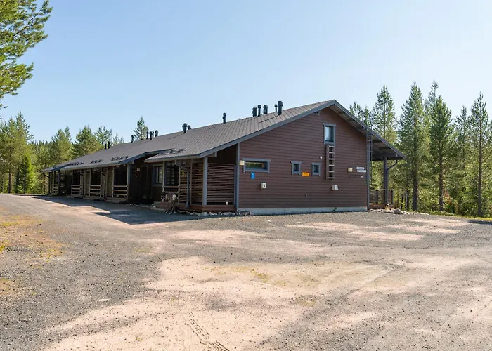 Kotokuusi 1 - Luonnon Keskellae, Sisaeltaeae Siivouksen Ja Wifin *